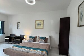 1 habitación, internet y ropa de cama 