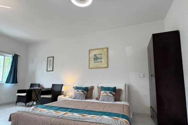 1 bedroom, internet, bed sheets