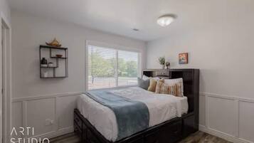 5 bedrooms, free WiFi, bed sheets