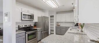 Cozy home, Indoor Pool, Near Zion, Sleeps 10+