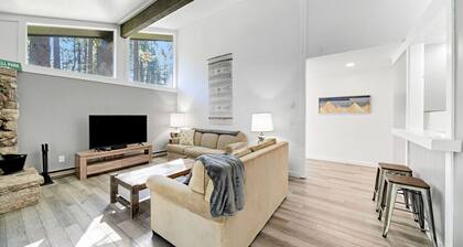 This light-filled alpine retreat blends rustic charm with modern style.