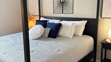 3 habitaciones, tabla de planchar con plancha, wifi y ropa de cama