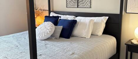 3 bedrooms, iron/ironing board, WiFi, bed sheets