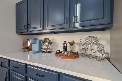 Sunset Family Retreat with Pool - Games - Near Will Rogers Airport