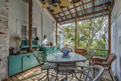 The Old Carrabelle Hotel