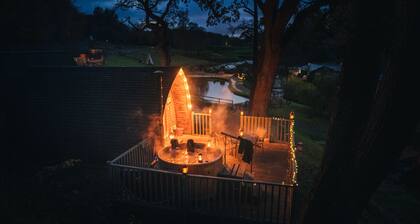Romantic Cosy Cabin with Hot Tub in Cumbria