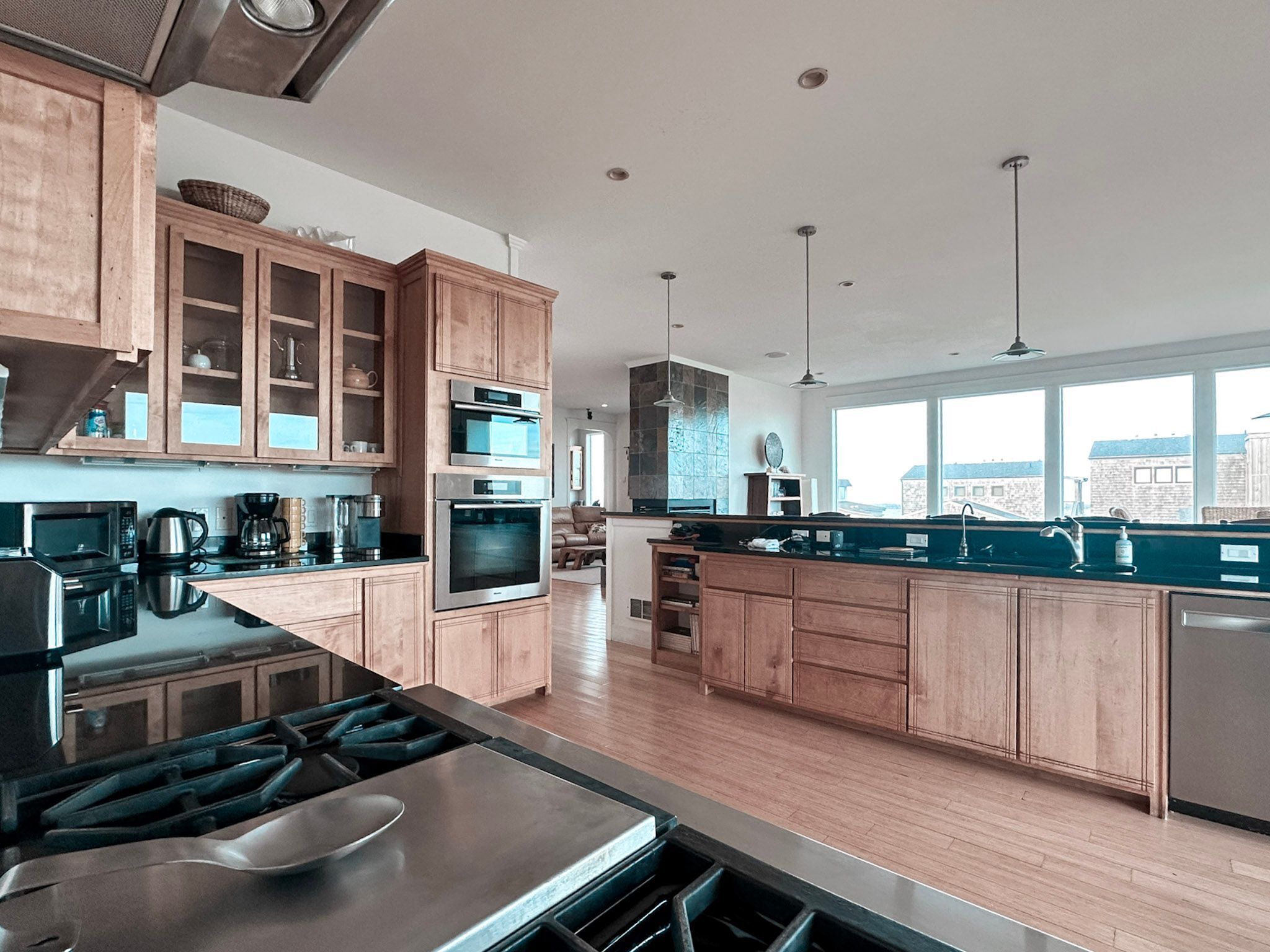 冰箱、微波炉、烤箱、炉灶