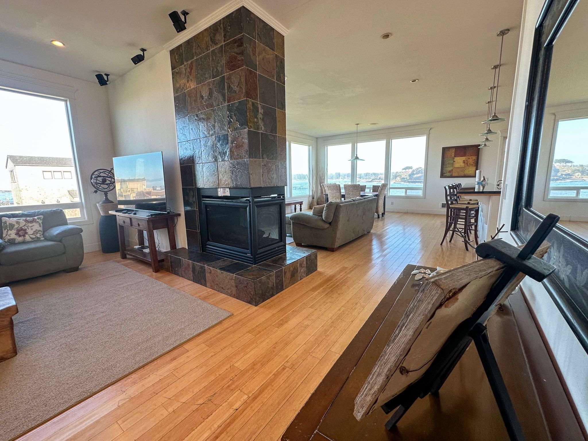 Cheminée, table de tennis de table