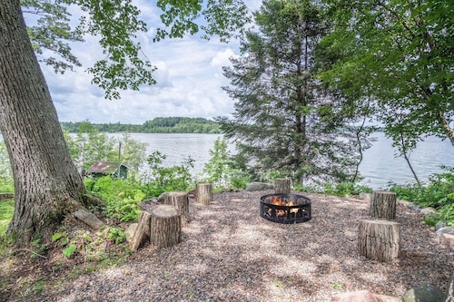 Cozy Lake Retreat at Nystrom’s Resort