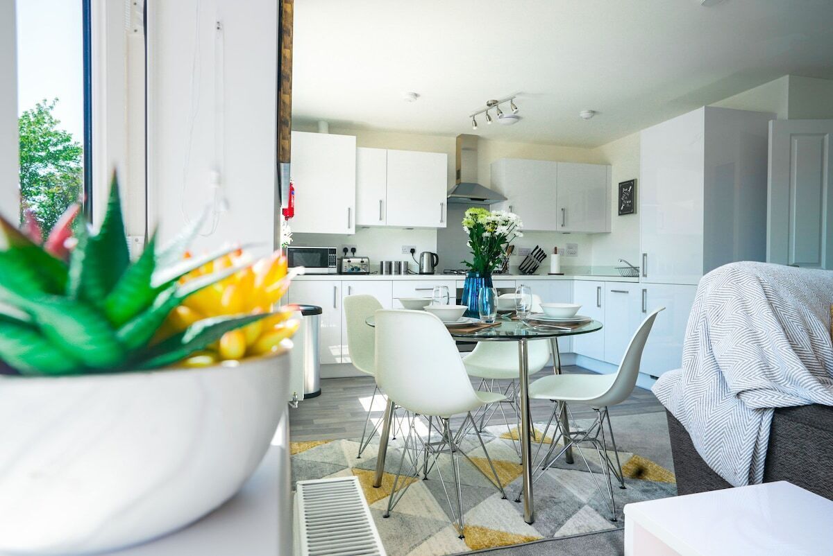 Réfrigérateur, micro-ondes, four, cafeti ère/bouilloire