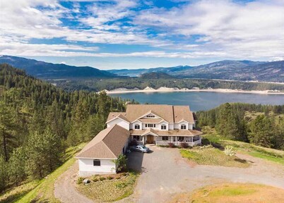 8,500 sq.ft. Luxurious River/Mountain View house