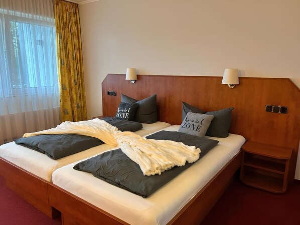 Comfort tweepersoonskamer, uitzicht op park | Lakens van Egyptisch katoen, luxe beddengoed, donsdekens