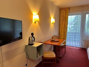 Een 140-inch smart-tv met kabelzenders