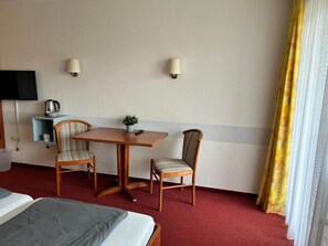 Comfort-Doppelzimmer, Parkblick | Wohnbereich