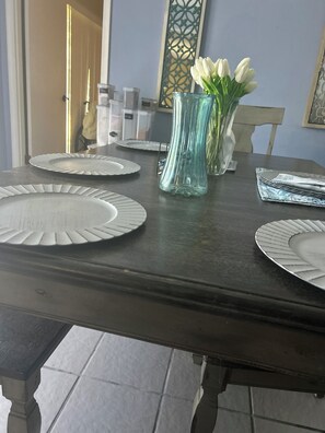 Dining - Charming bed & breakfast in marvelous Vero Beach with AC (Vero Beach)