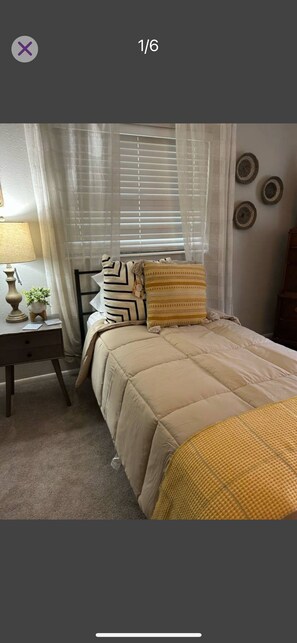 Iron/ironing board, WiFi, bed sheets