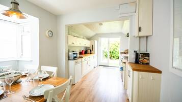 Fridge, microwave, toaster