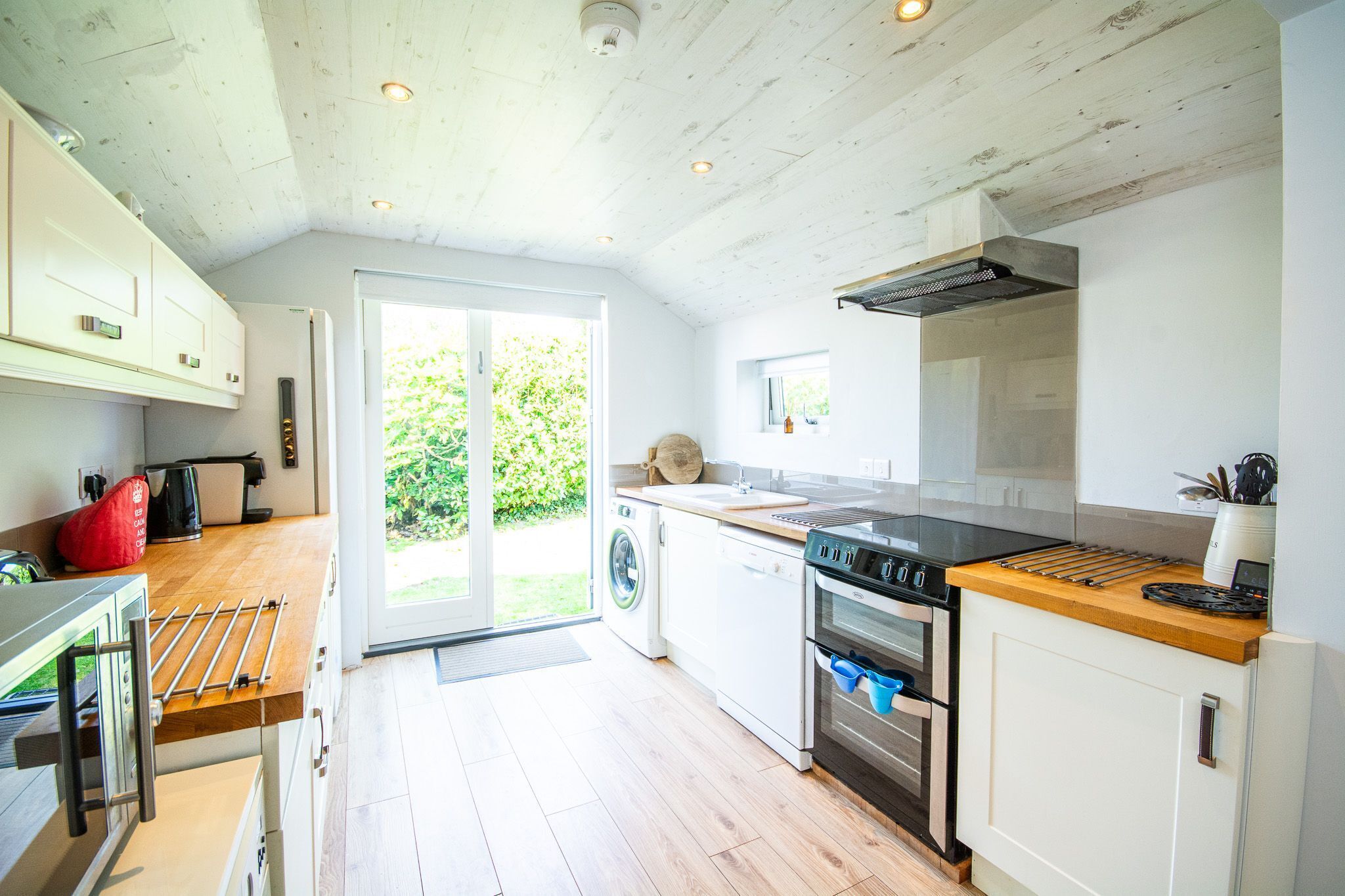 Refrigerador, microondas y tostadora 