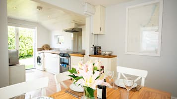 Fridge, microwave, toaster