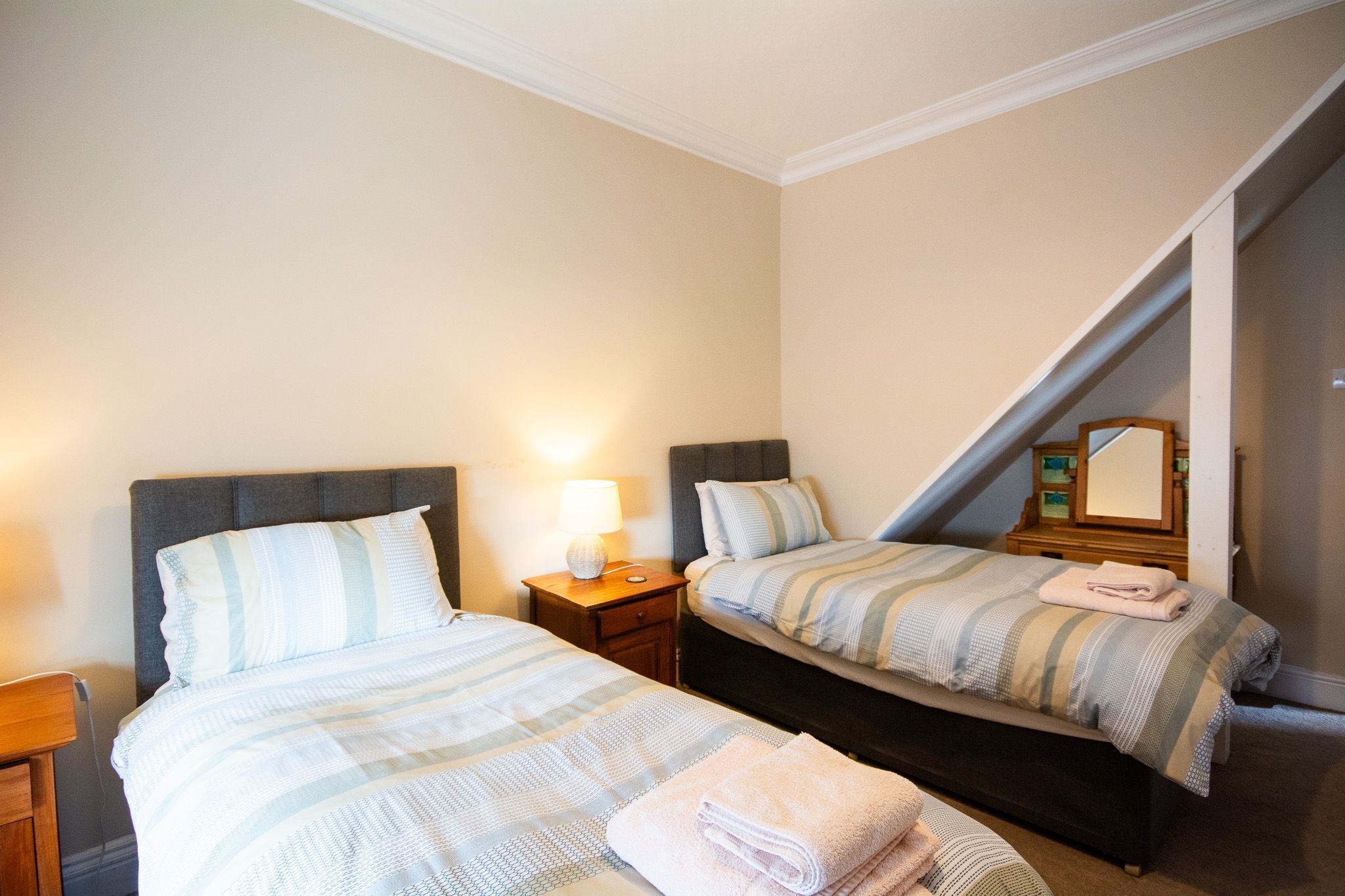 5 chambres, bureau, Wi-Fi, draps fournis