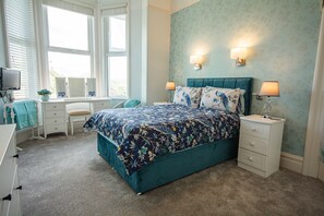 1 bedroom, WiFi, bed sheets - Llety - sleeps 2 guests  in 1 bedroom (Criccieth)