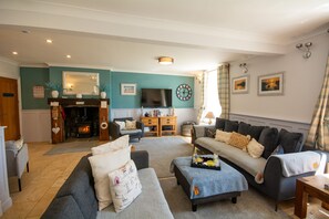 Fireplace - Goleufryn - sleeps 20 guests  in 7 bedrooms (Abersoch)