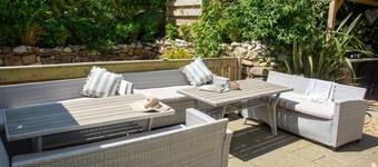 Goleufryn - sleeps 20 guests  in 7 bedrooms