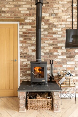 Interior - The Old Dairy - sleeps 4 guests in 2 bedrooms (Rhosneigr)