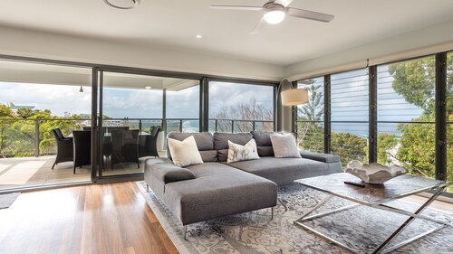 The Majestic Coolum Ocean Views & Poolside Escape
