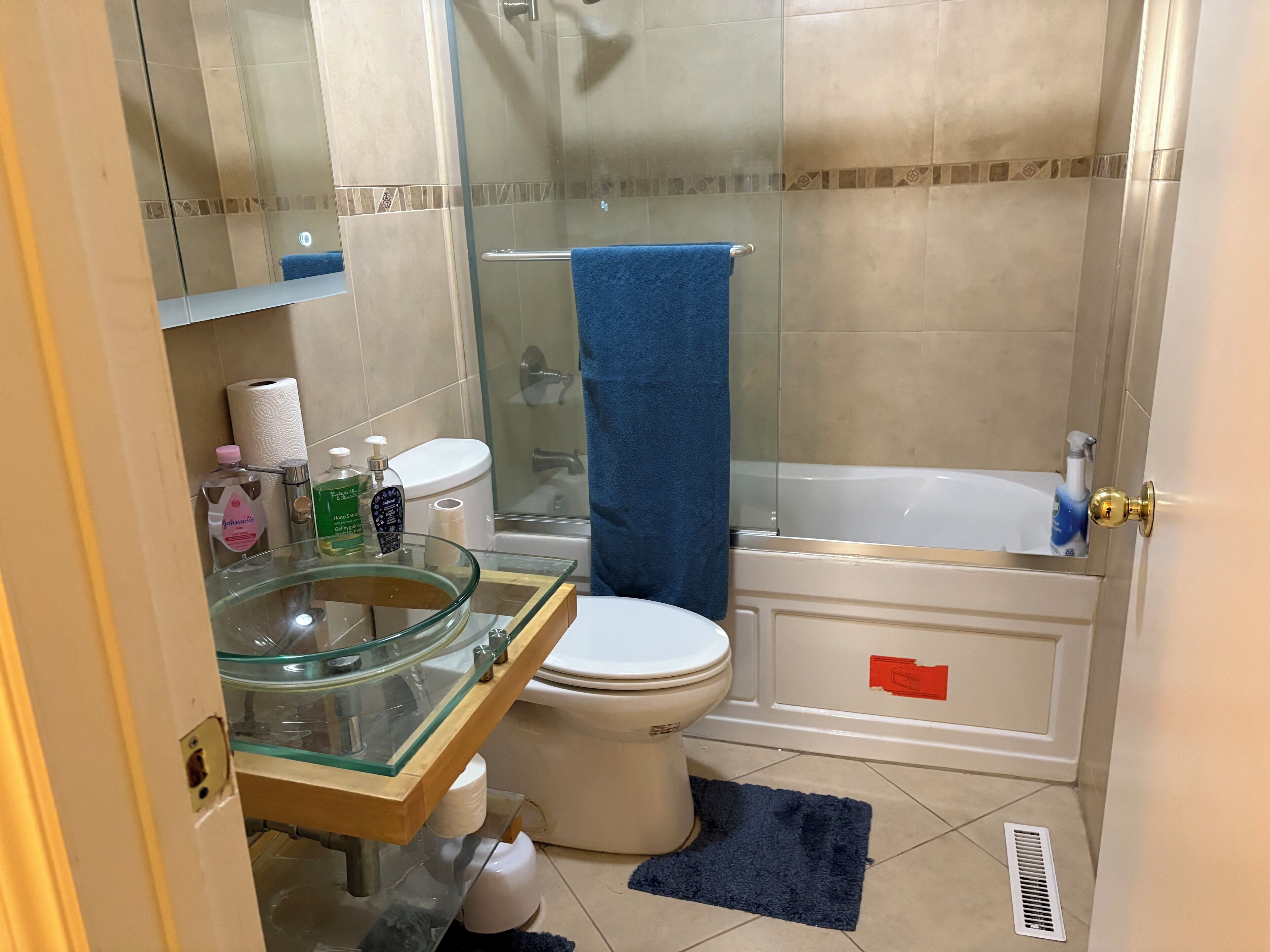 Boblebad, hårføner, håndklær og såpe