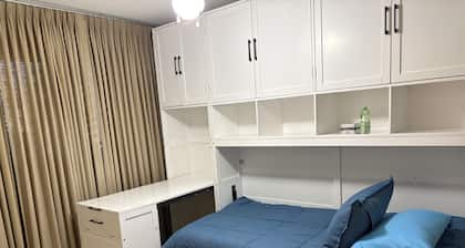 Home away from home. None smoking and wifi connection in 3 weeks. Full kitchen