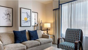 Living area - Bluegreen Club 36 -2 Hotel Suites in Charming Las Vegas (Las Vegas)