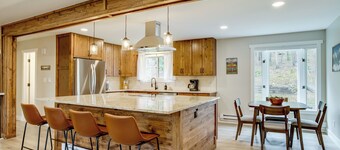 Hot Tub + Game Room: Peaceful Retreat in Evergreen