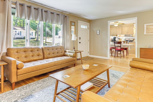 2 Mi to New England Sports Village - Quiet Home