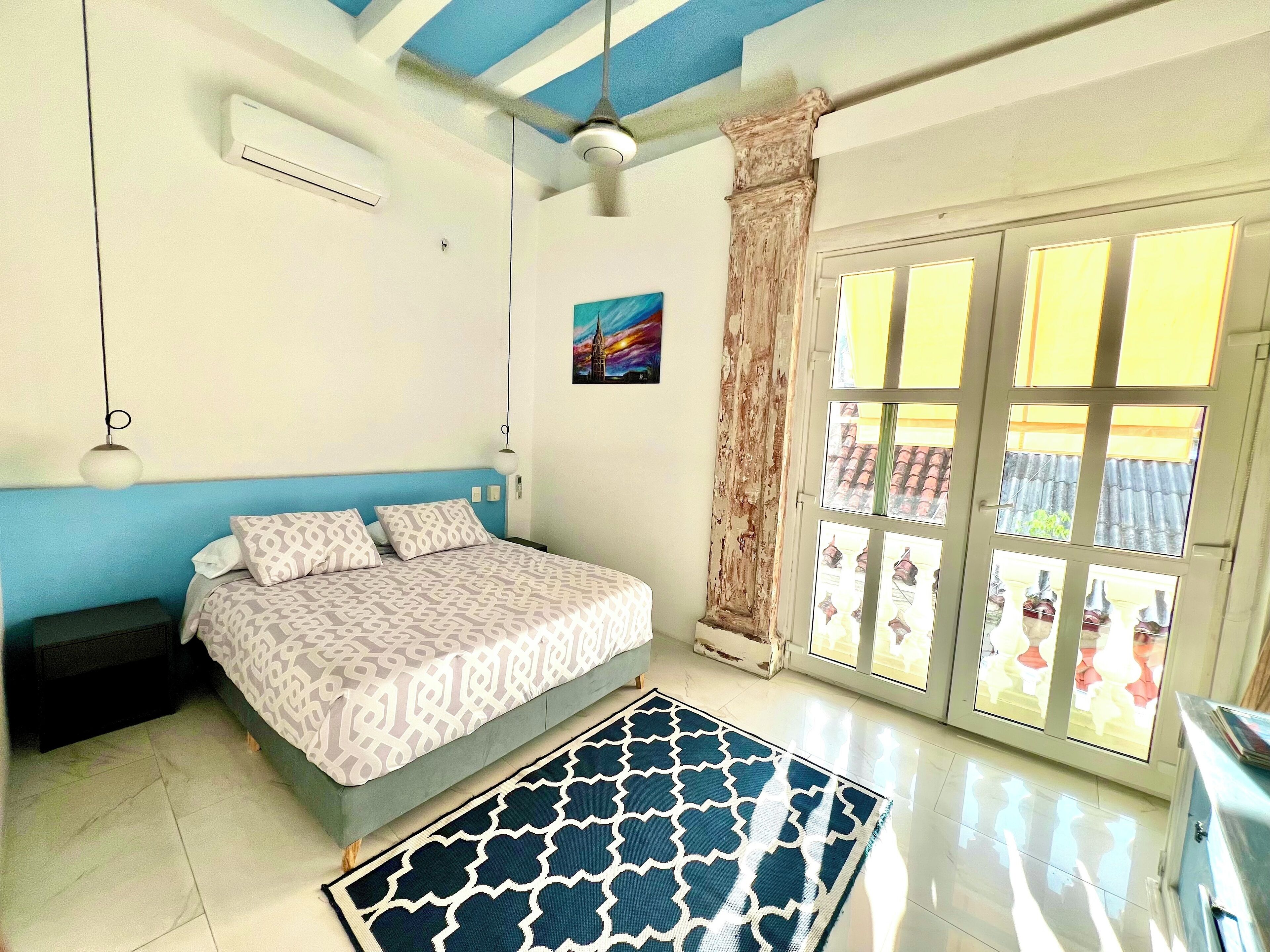 Caja de seguridad en la habitación, wifi gratis y ropa de cama 