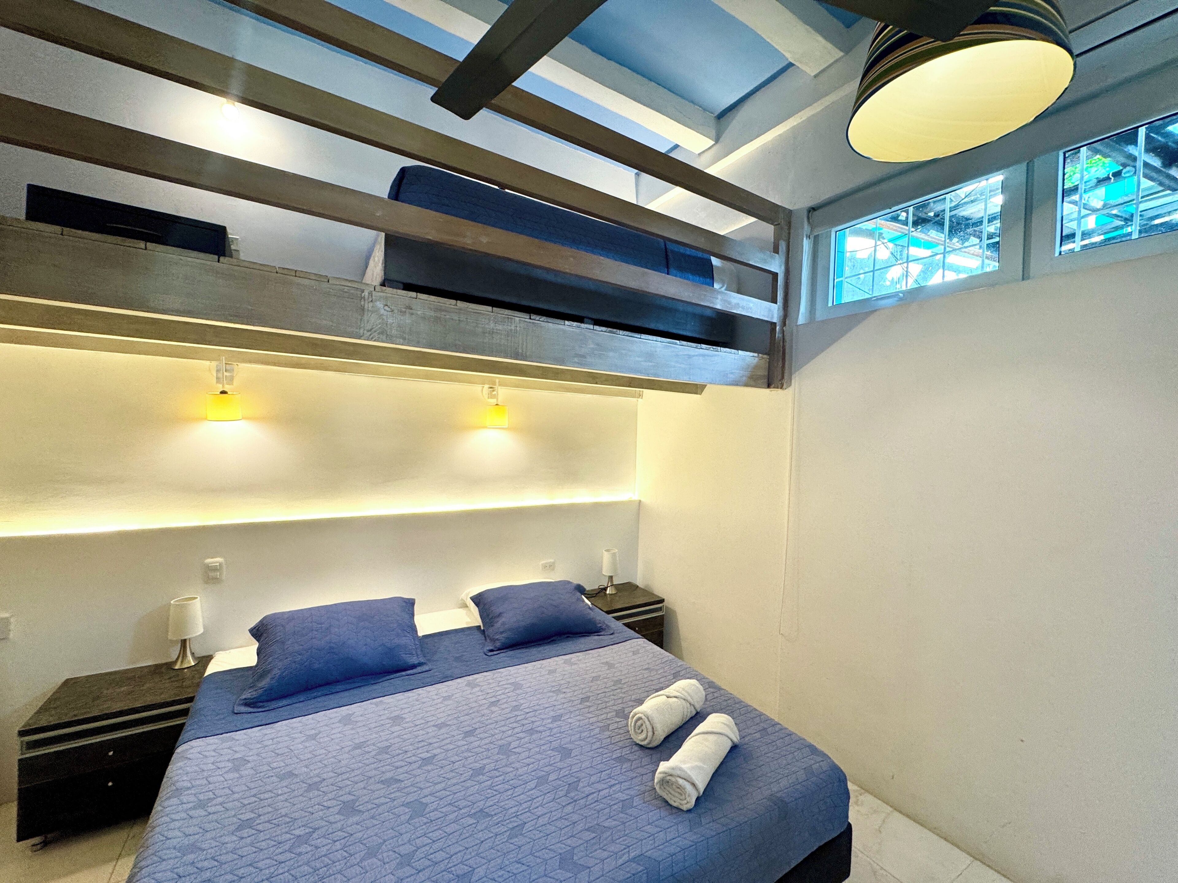 Caja de seguridad en la habitación, wifi gratis y ropa de cama 