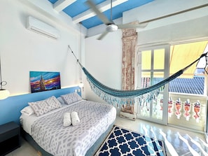 Habitación doble, balcón | Caja de seguridad en la habitación, wifi gratis y ropa de cama