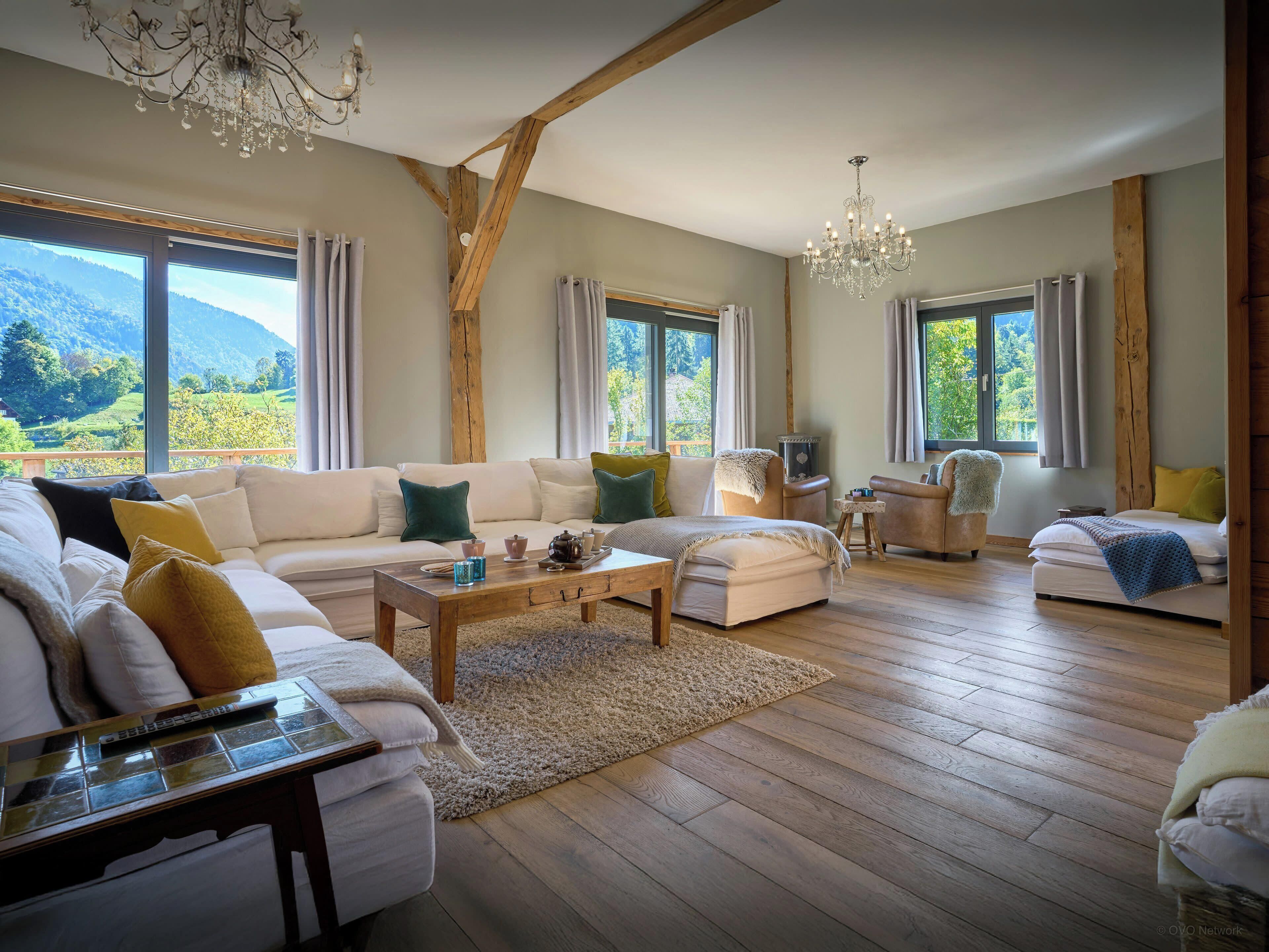 TV, fireplace, stereo