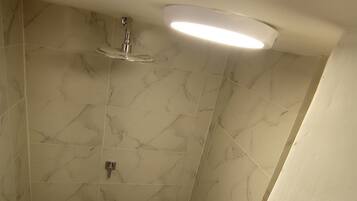 Douche de la salle de bain