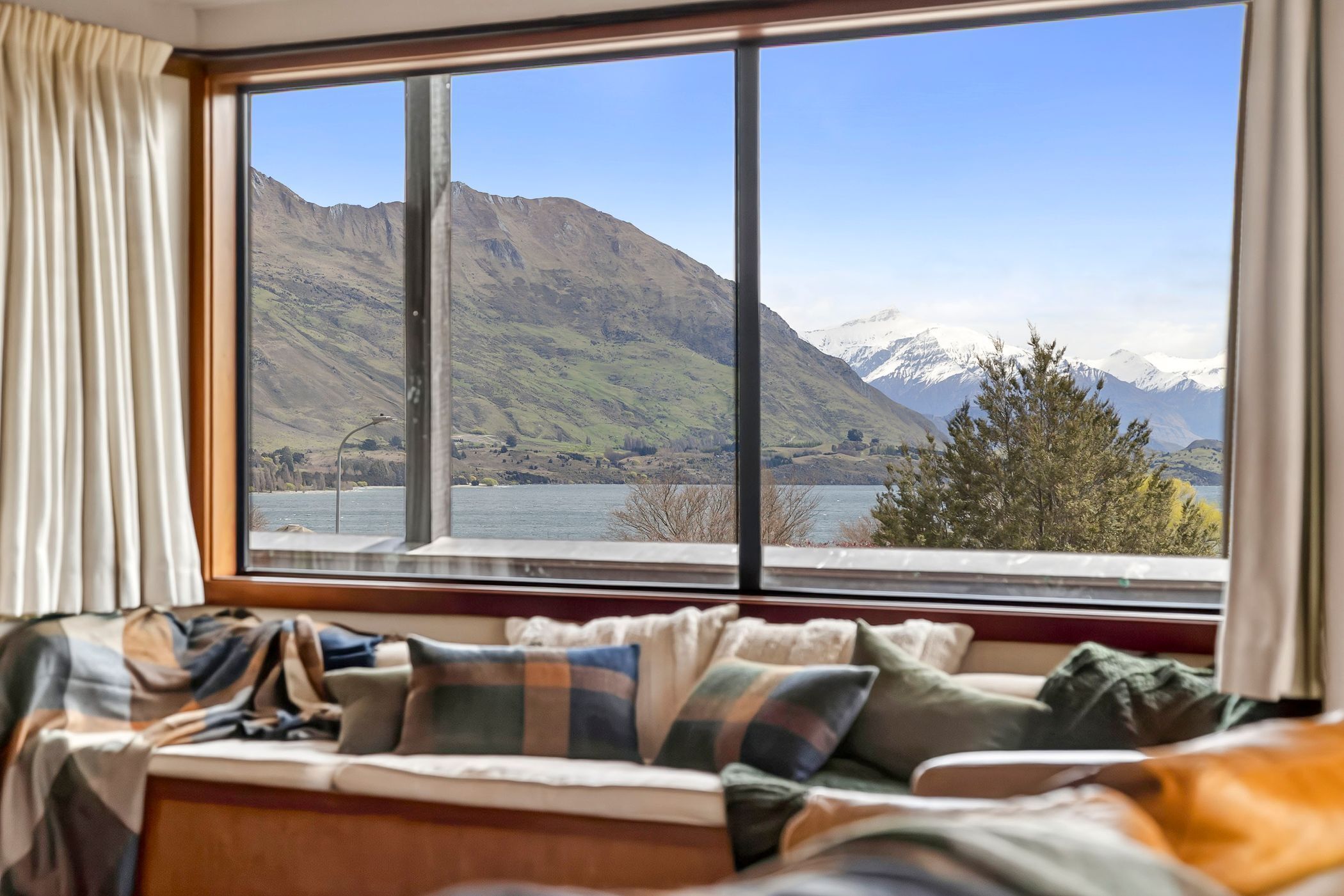 Lounge & View