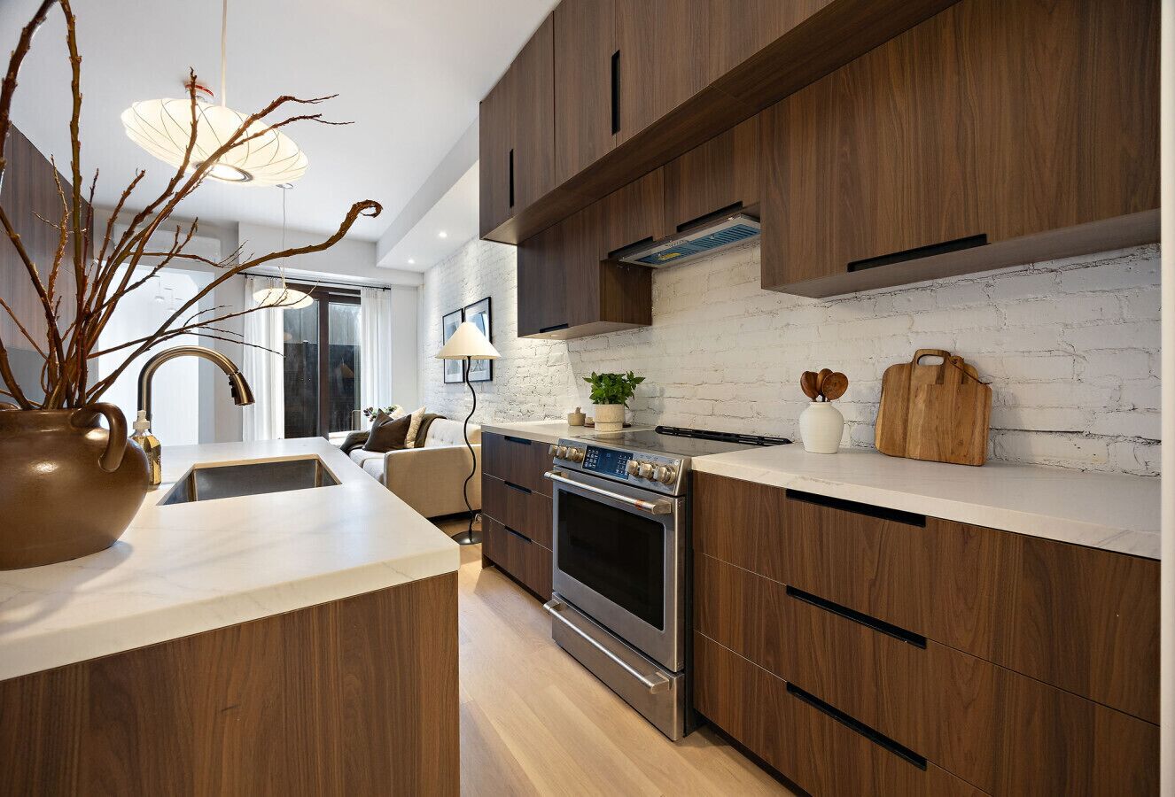 冷蔵庫、オーブン、コンロ、食器洗い機