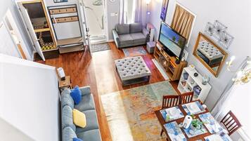 Smart-TV, Kamin, Musikbibliothek, Stereoanlage