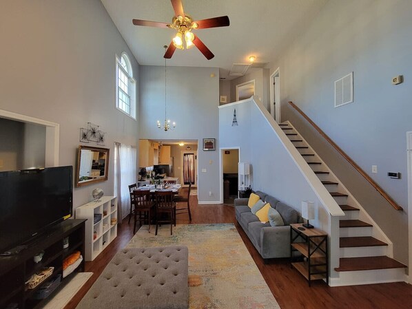 Smart TV, fireplace, music library, stereo