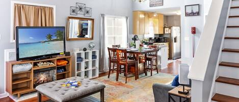 Smart TV, fireplace, music library, stereo