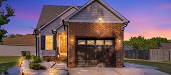 Paris Grove Cottage, Clayton 3B, 2.5B with King Beds