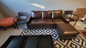 Smart TV, fireplace, stereo