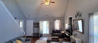 The Grove Cottage, Clayton 3B, 2.5B with King Beds