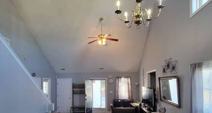 The Grove Cottage, Clayton 3B, 2.5B with King Beds