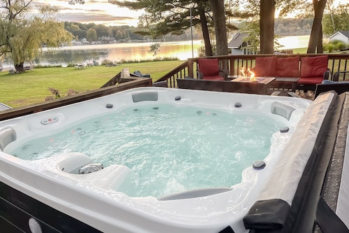 Lakefront Retreat | Hot Tub, Firepit, Kayaks, Dock & Spacious Outdoor Living