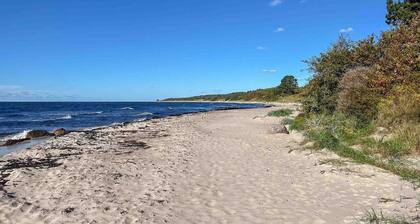 Atemberaubendes Haus mit 4 Schlafzimmern in Aakirkeby